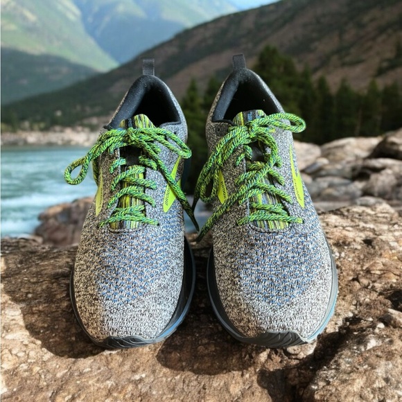 Brooks Revel 4 Knit Road Running Shoes with Green Accents. - Picture 6 of 12